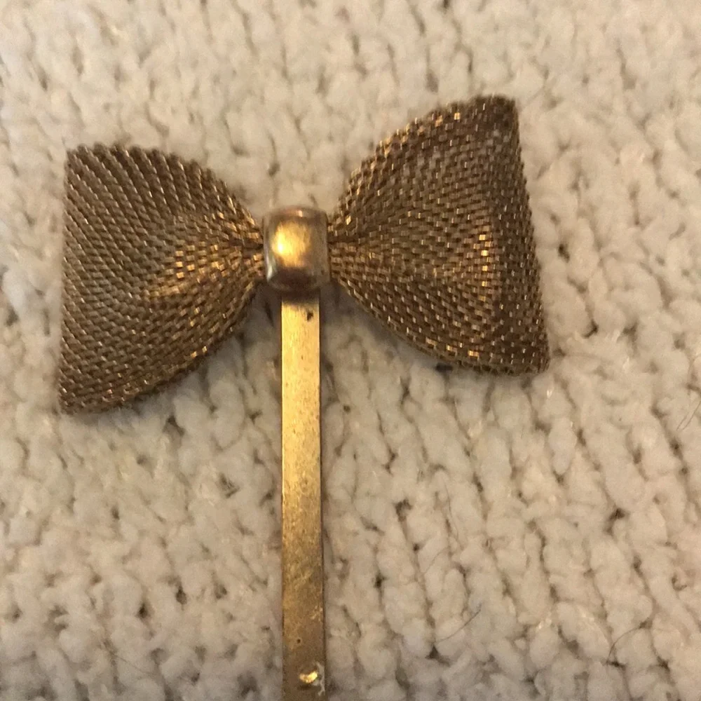 LAST DAY Gold Bow Hair Pin - Classic Women's Accessory
